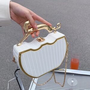 Women'S Kiss Lock Bag with Golden Chain Strap - Elegant White Handbag, Detachable Shoulder Strap, Secure Closure, Synthetic Purse for Everyday, Formal, Party - Chic Women'S Clutch, Ladies Handbags, Formal Accessory, Kisslock Design, Polyester Lining, Evening Accessory, Stylish Clutch, Durable Material, Fashion Accessory, Professional Women