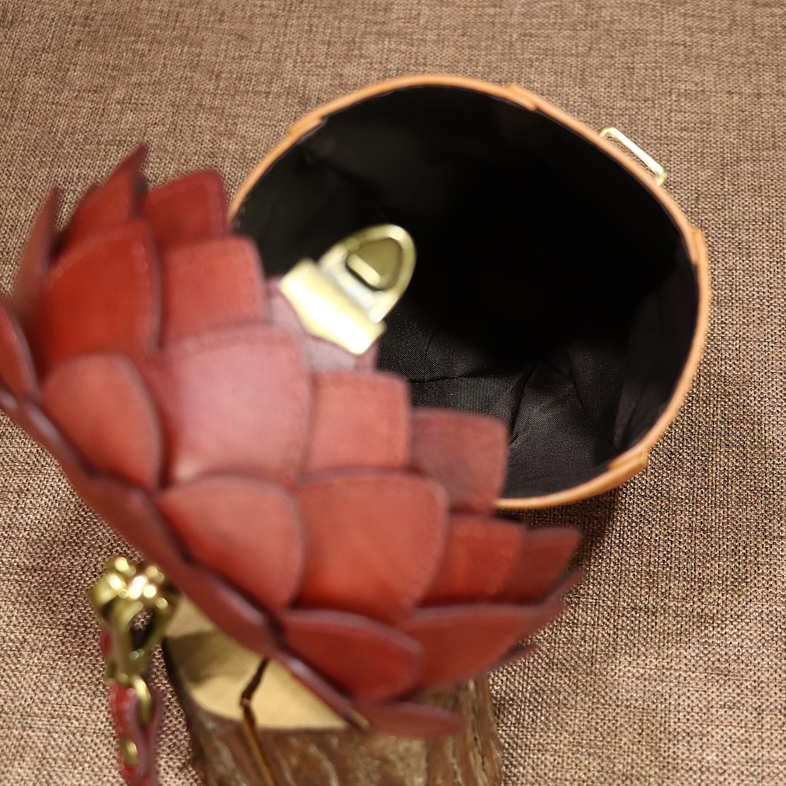 Women'S Genuine Leather Handbag - Vintage Purse with Adjustable Strap, Spacious Interior for iPhone, Makeup, Cards, Keys - Elegant Everyday & Formal Bag - Durable & Easy-Clean - Perfect Gift for Women, Ladies Handbags, Card Holder, Classic Design, Sturdy Construction, Compact Handbag, Professional Women, Stylish Accessory, Highquality Stitching, Shoulder Bag, Fashion Lovers - Image 3