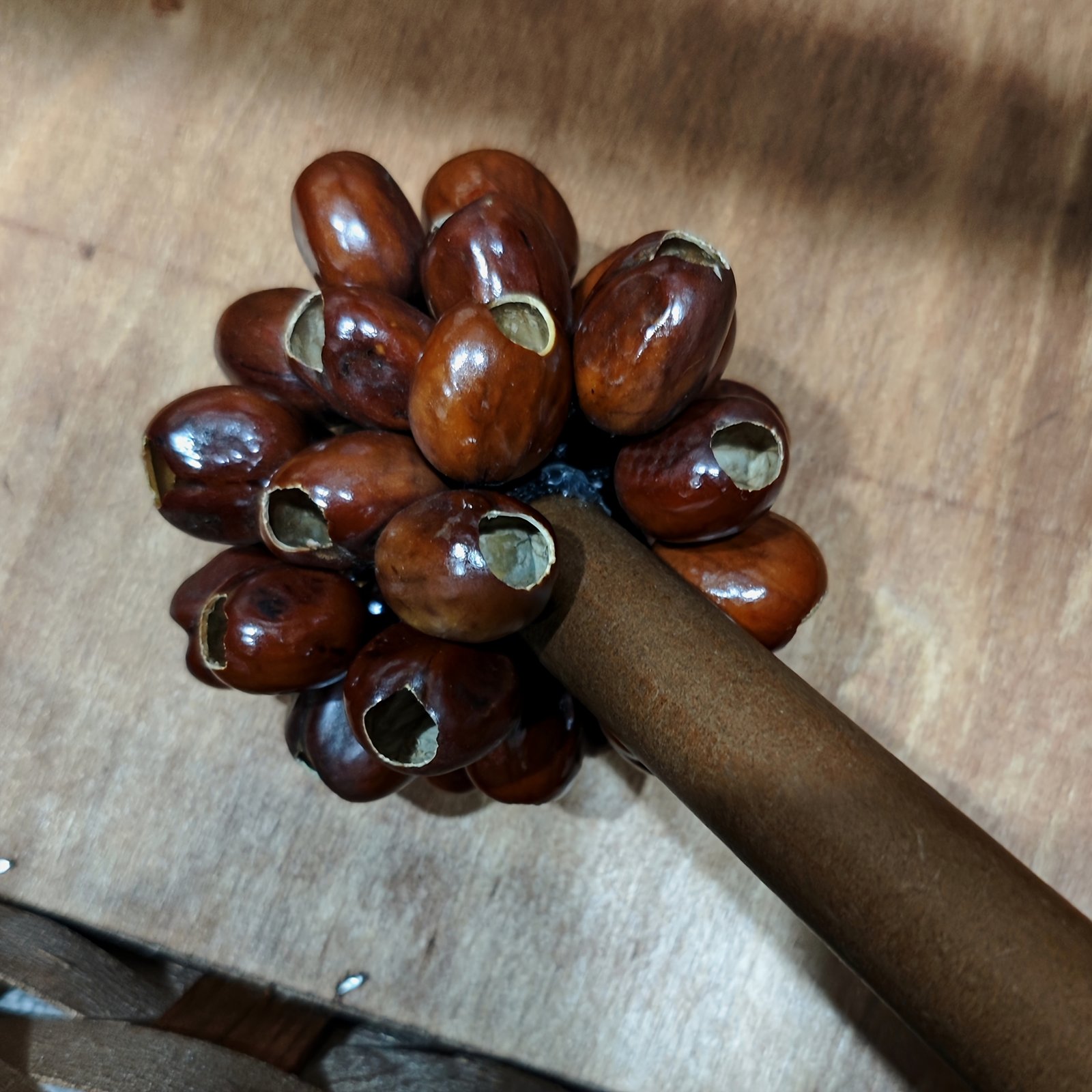 1 African Hand Shaker, Kadus Wooden Handle Fruit Shell Hand Shaker, Pleasant Sound Like Water Flow, Suitable for Healing Mind, Meditation Relaxation, Music Beginners, Enthusiasts - Image 3