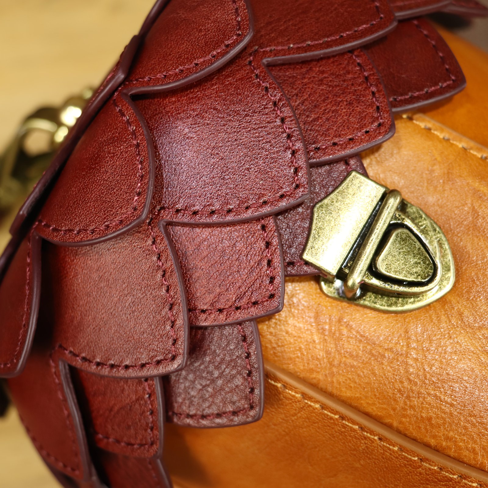 Women'S Genuine Leather Handbag - Vintage Purse with Adjustable Strap, Spacious Interior for iPhone, Makeup, Cards, Keys - Elegant Everyday & Formal Bag - Durable & Easy-Clean - Perfect Gift for Women, Ladies Handbags, Card Holder, Classic Design, Sturdy Construction, Compact Handbag, Professional Women, Stylish Accessory, Highquality Stitching, Shoulder Bag, Fashion Lovers - Image 7