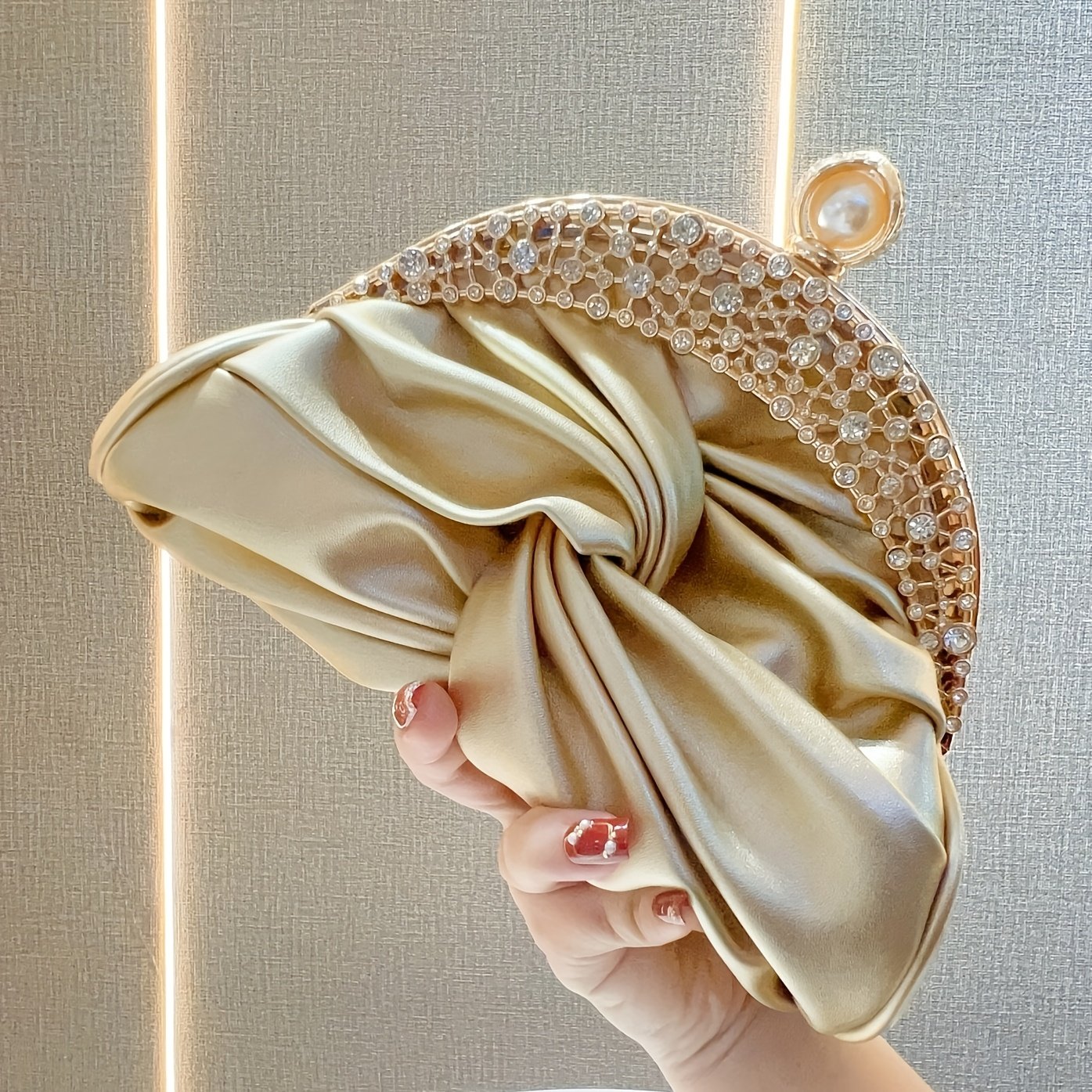 Elegant White Mini Clutch with Golden Rhinestone Crown, Removable Shoulder Strap, and Pearl Accents - Perfect for Evening Parties, Banquets, and Special Occasions, Ladies' Handbag - Image 9