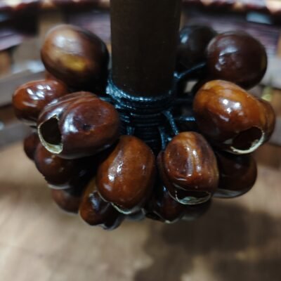 1 African Hand Shaker, Kadus Wooden Handle Fruit Shell Hand Shaker, Pleasant Sound Like Water Flow, Suitable for Healing Mind, Meditation Relaxation, Music Beginners, Enthusiasts